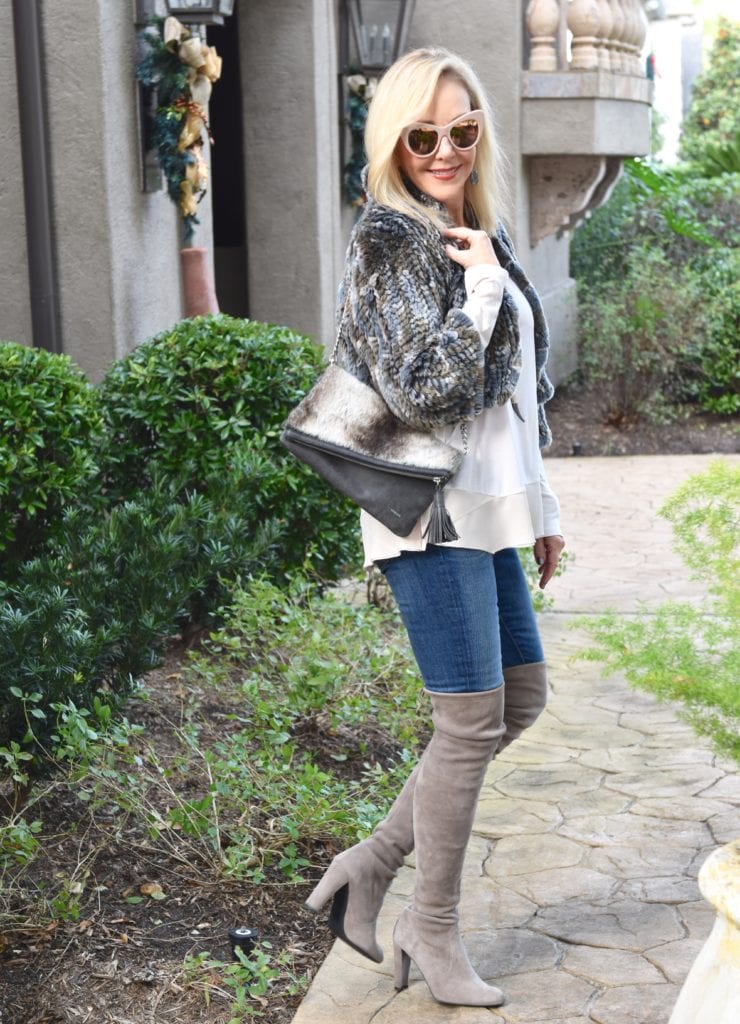 4 Tips: How To Wear Over The Knee Boots Over 40 - SheShe Show