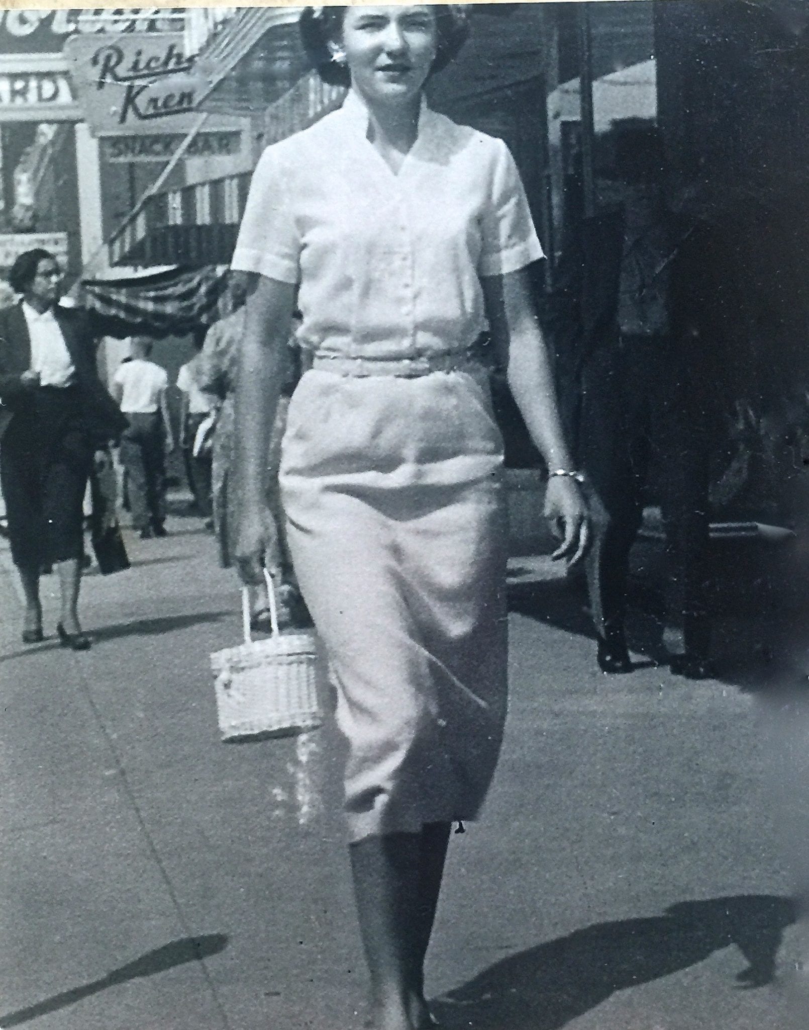 grief, loss of a loved one, my mom, 1952 photo, downtown Maryville, TN 1952