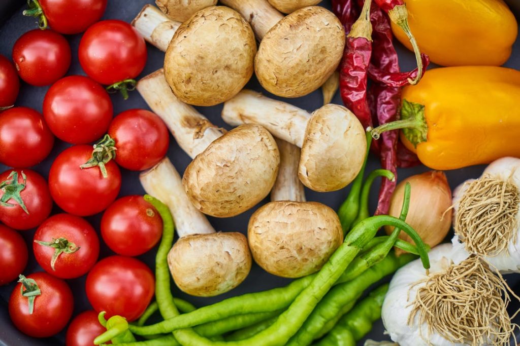 tomatoes, mushrooms, yellow peppers, green beans