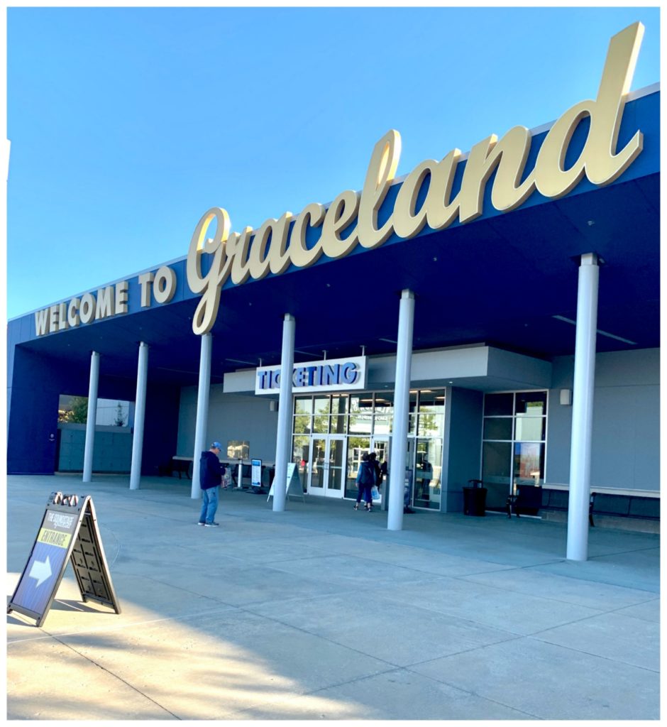 Graceland sign at entrance