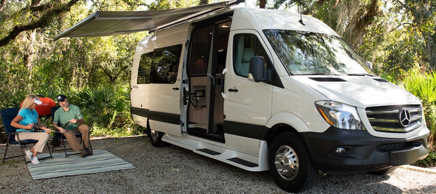 how to plan an RV trip, different types of RVs, RVs for rent near me, how to rent an RV, RV rental agencies, how to plan RV trip, how to choose an RV, different RV rental agencies, where to park RV, where to buy RVs, RVs for sale, where to go in an RV