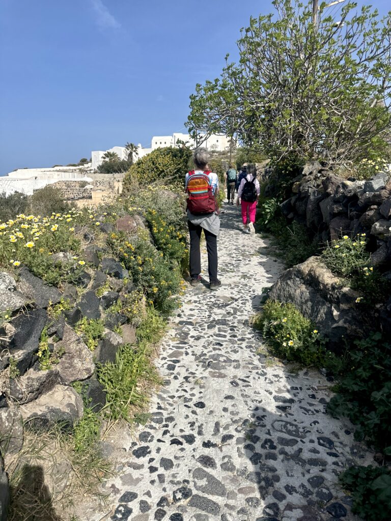 Views and walks from Fira Santorini to Oia