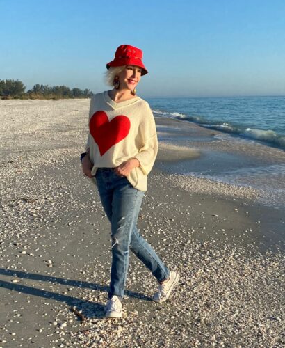 sheshe, valentine's red, stripe, jeans, beach