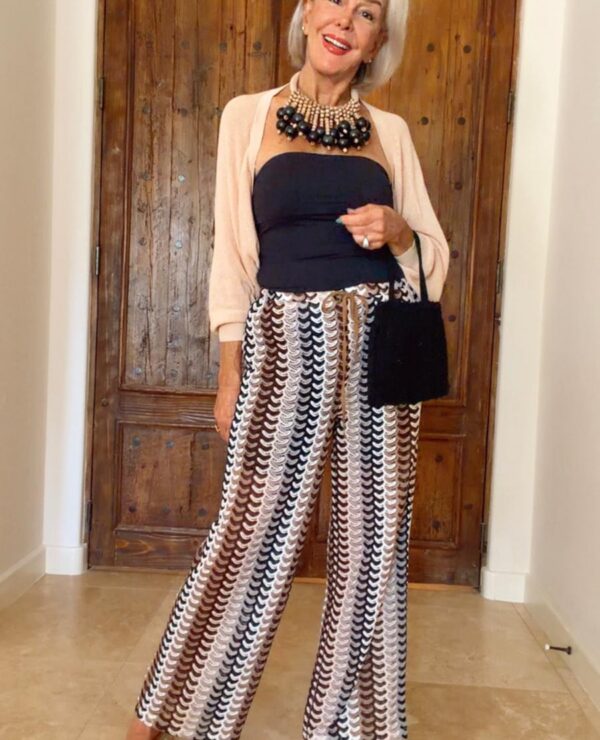 Sheree, Todos Santos, Baha look, Earthy Wave Print Trousers & Chunky Wood Necklace